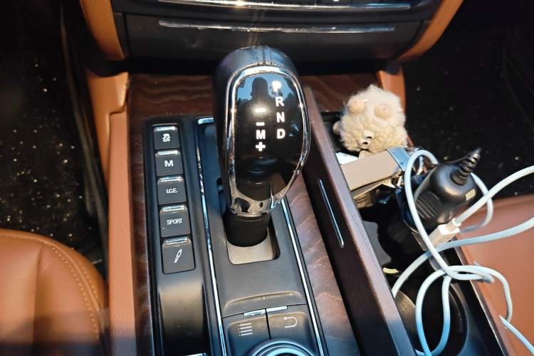 Used Maserati President 2015 3.0T Standard Model Gear Lever