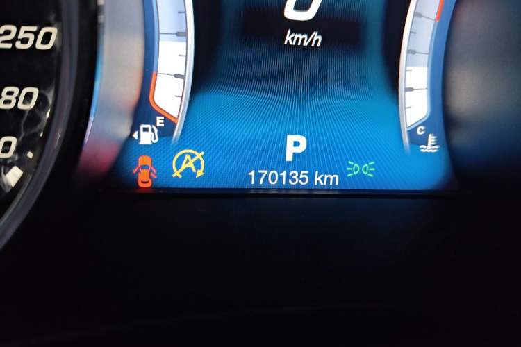 Used Maserati President 2015 3.0T Standard Model Odometer Close Up