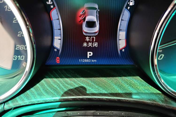 Used Maserati President 2015 3.0T Standard Model Odometer Close Up