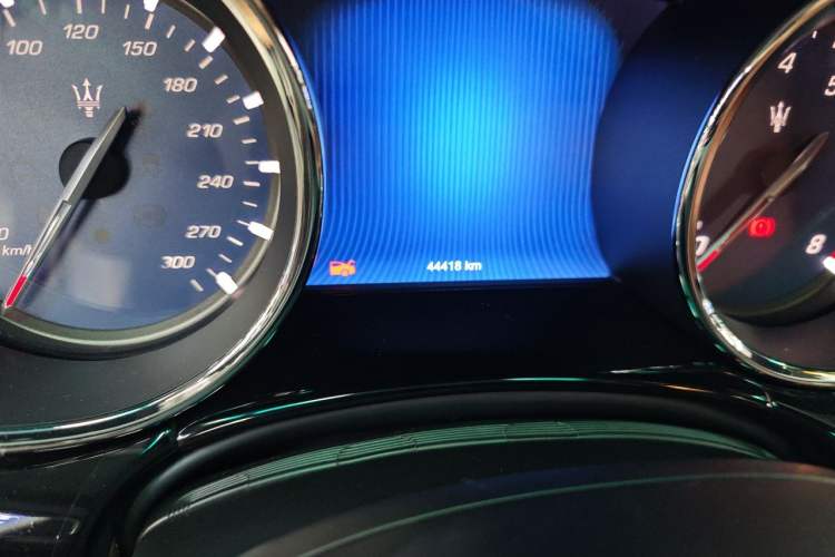 Used Maserati President  Odometer Close Up