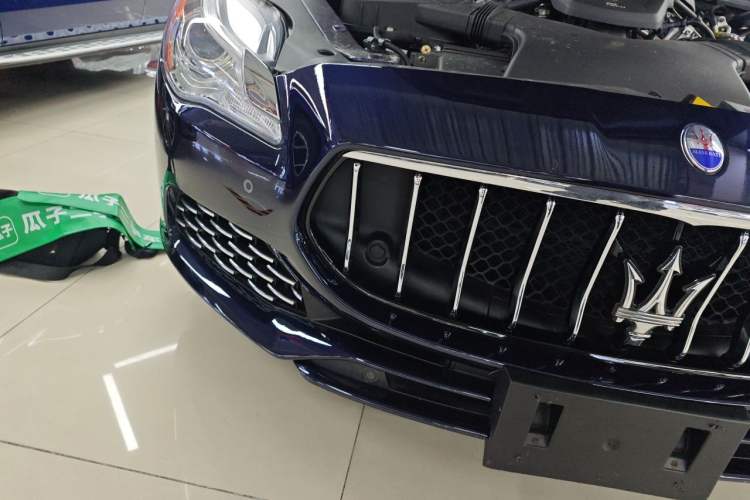 Used Maserati President  Right Front Headlight