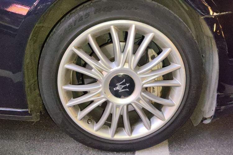 Used Maserati President 2015 3.0T Standard Model Right Front Wheel Hub