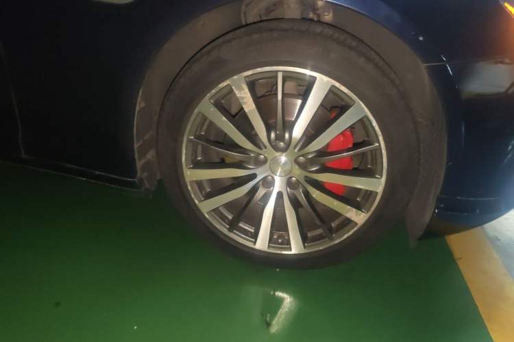 Used Maserati President 2015 3.0T Standard Model Right Front Wheel Hub