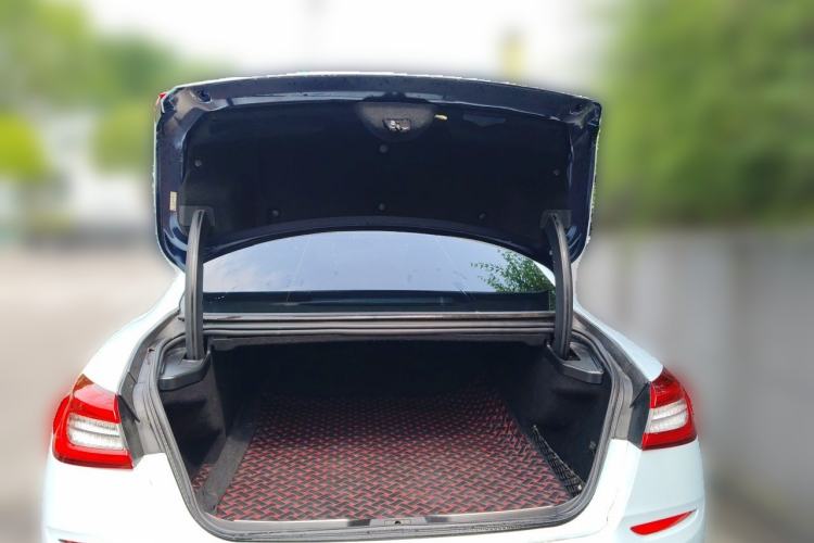 Used Maserati President 2015 3.0T Standard Model Trunk