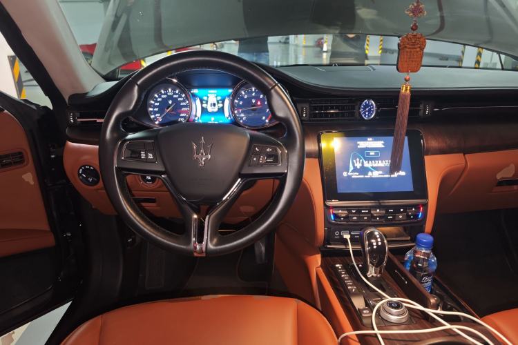 Used Maserati President 2015 3.0T Standard Model Center Console