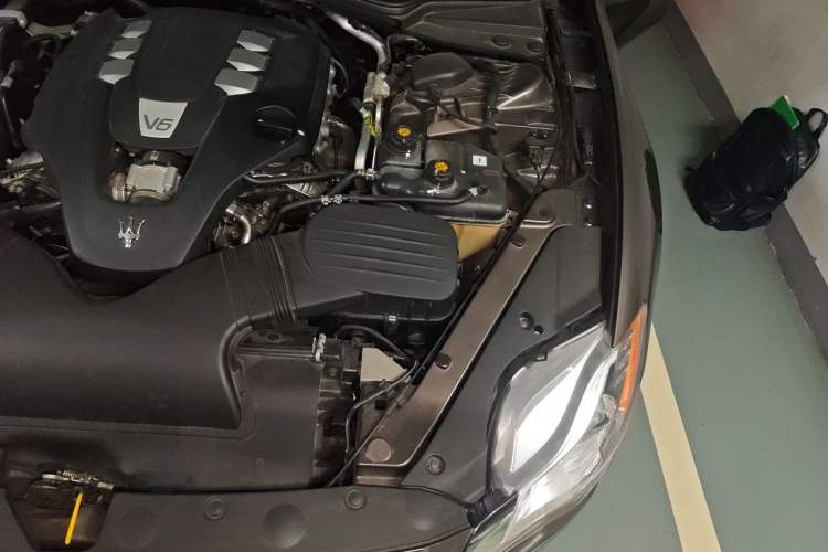 Used Maserati President 2015 3.0T Standard Model Engine Bay Left