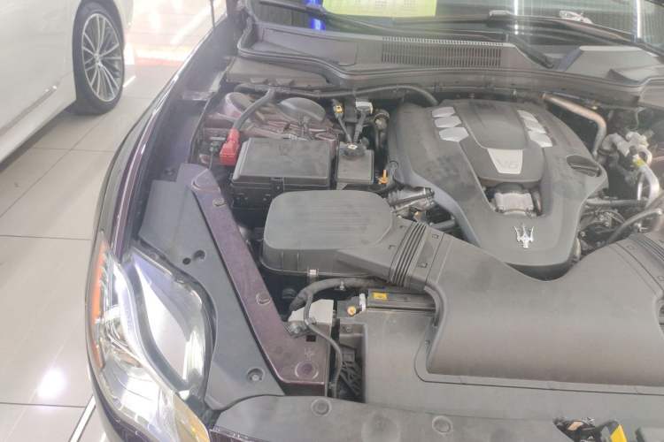 Used Maserati President 2015 3.0T Standard Model Engine Bay Right