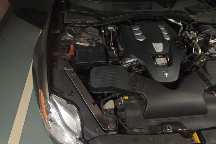 Used Maserati President 2015 3.0T Standard Model Engine Bay Right