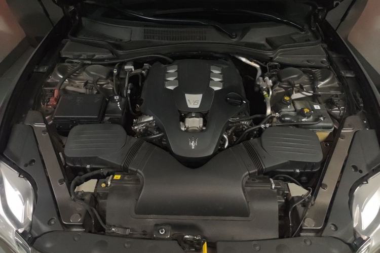 Used Maserati President 2015 3.0T Standard Model Engine Bay
