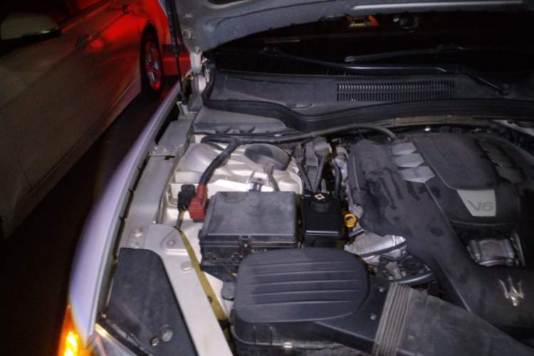Used Maserati President 2015 3.0T Standard Model Engine Bay Right