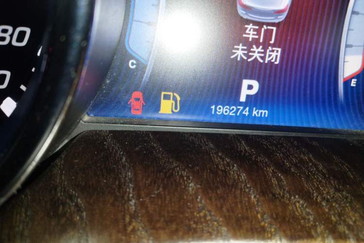 Used Maserati President 2015 3.0T Standard Model Odometer Close Up