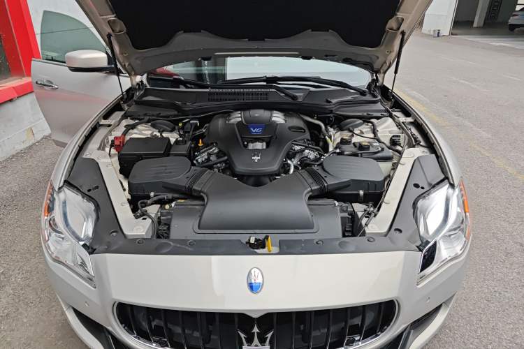 Used Maserati President 2015 3.0T S Q4 Engine Bay