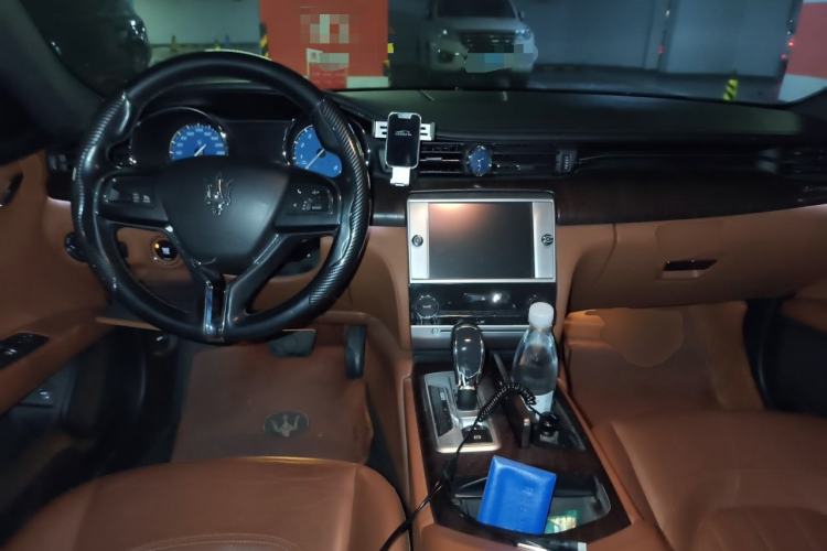 Used Maserati President 2015 3.0T Standard Model Center Console
