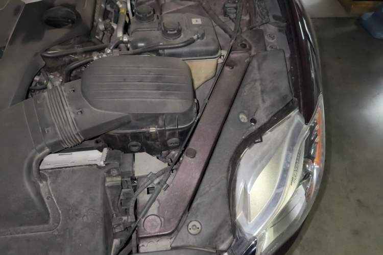 Used Maserati President 2015 3.0T Standard Model Engine Bay Left