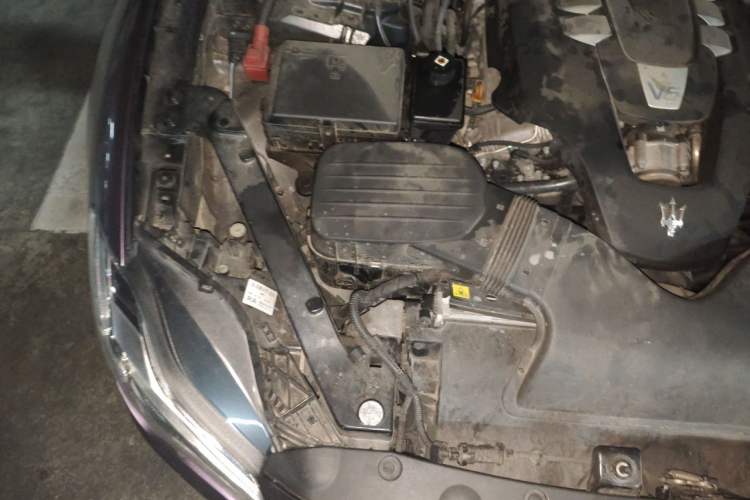 Used Maserati President 2015 3.0T Standard Model Engine Bay Right