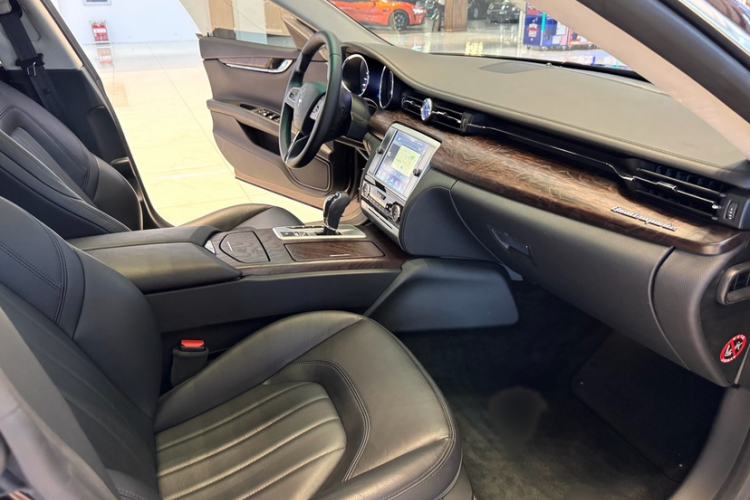 Used Maserati President 2015 3.0T Standard Model Interior 10