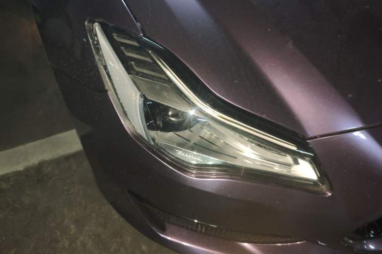 Used Maserati President 2015 3.0T Standard Model Right Front Headlight