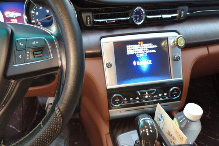Used Maserati President 2015 3.0T Standard Model Audio And AC Panel