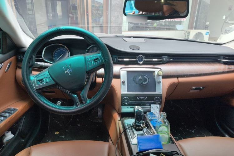 Used Maserati President 2015 3.0T Standard Model Center Console