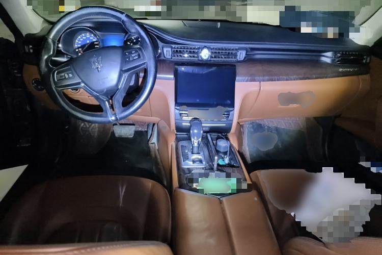 Used Maserati President 2015 3.0T Standard Model Center Console