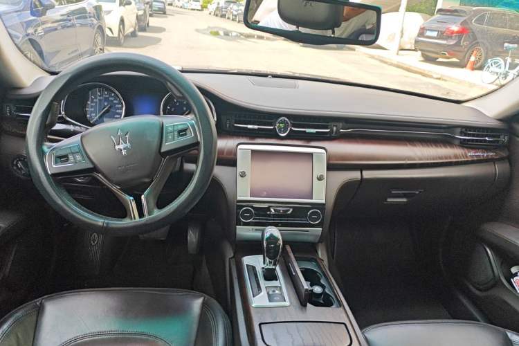 Used Maserati President 2015 Updated Version 3.0T S Q4 Center Console