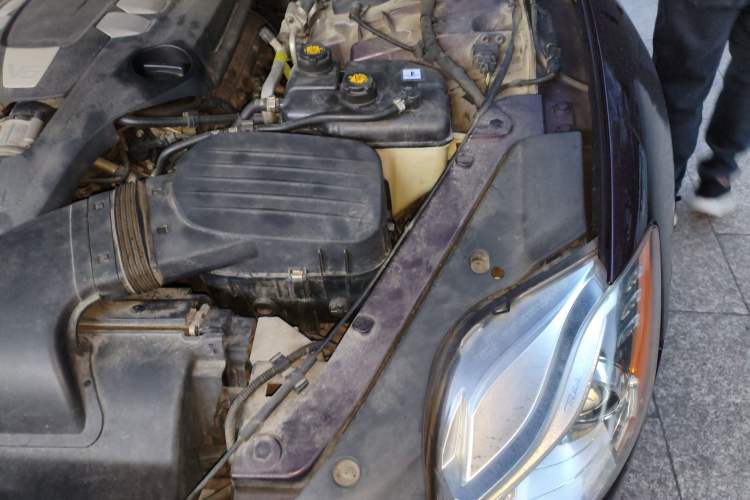 Used Maserati President 2015 3.0T Standard Model Engine Bay Left