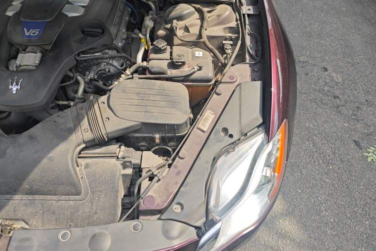 Used Maserati President 2015 Updated Version 3.0T S Q4 Engine Bay Left