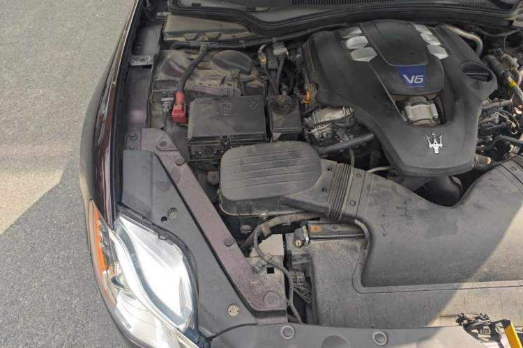 Used Maserati President 2015 Updated Version 3.0T S Q4 Engine Bay Right