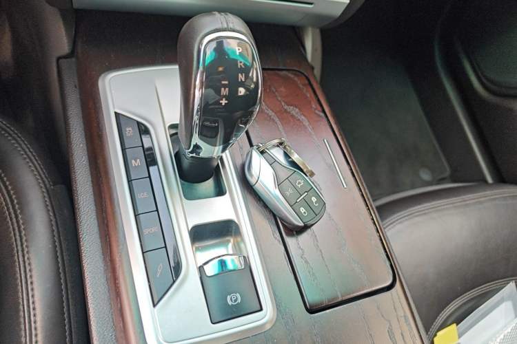 Used Maserati President 2015 Updated Version 3.0T S Q4 Gear Lever