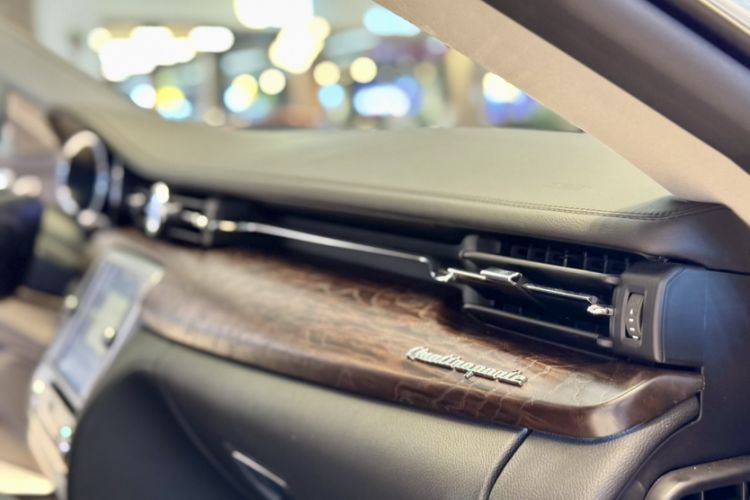 Used Maserati President 2015 3.0T Standard Model Interior 1
