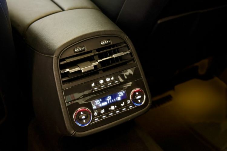 Used Maserati President 2015 3.0T Standard Model Interior 11