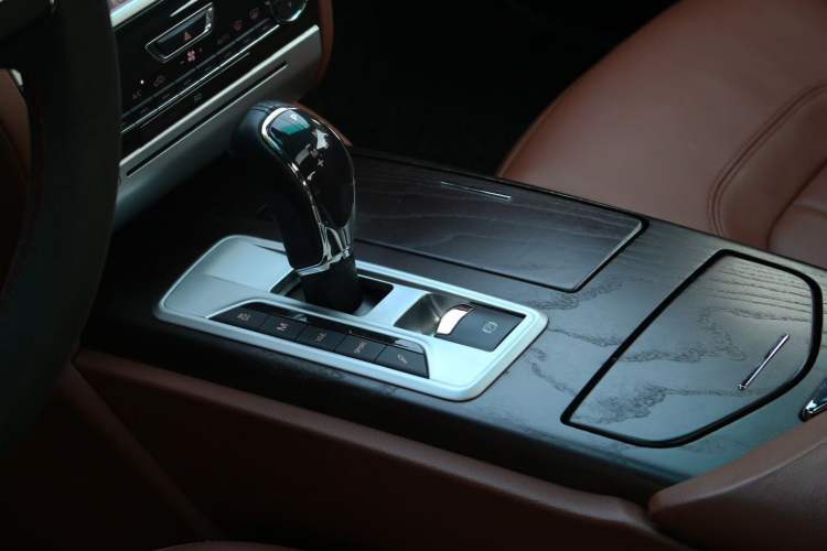 Used Maserati President 2015 3.0T Standard Model Interior 2