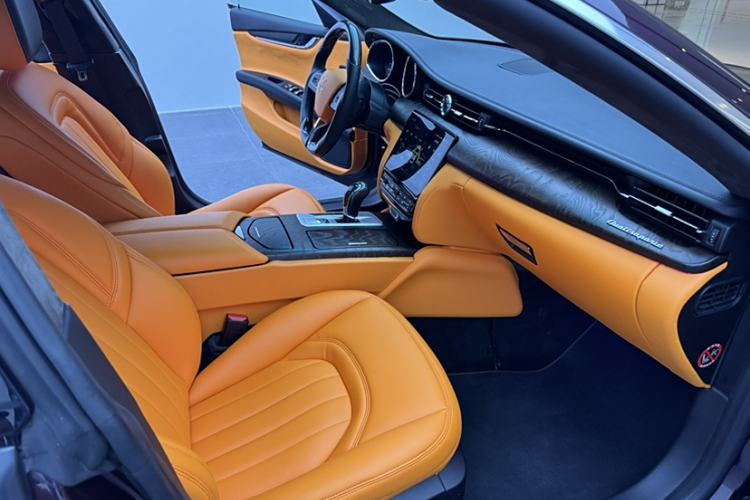 Used Maserati President 2015 3.0T Standard Model Interior 2
