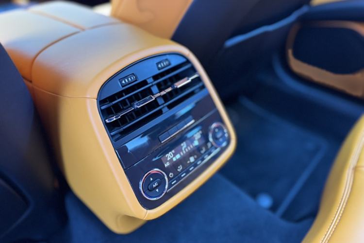 Used Maserati President 2015 3.0T Standard Model Interior 4