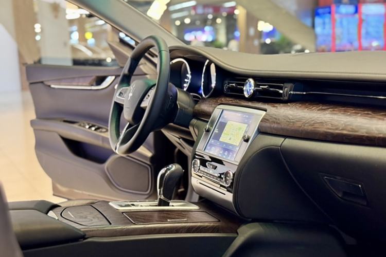 Used Maserati President 2015 3.0T Standard Model Interior 6