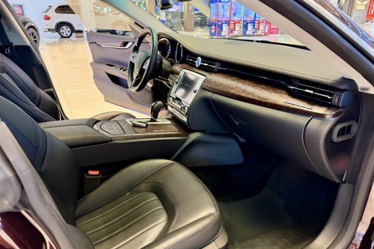 Used Maserati President 2015 3.0T Standard Model Interior 7