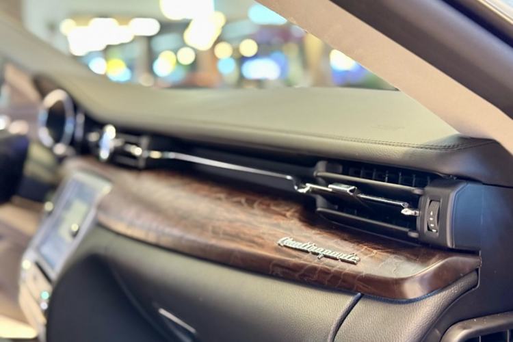 Used Maserati President 2015 3.0T Standard Model Interior 8