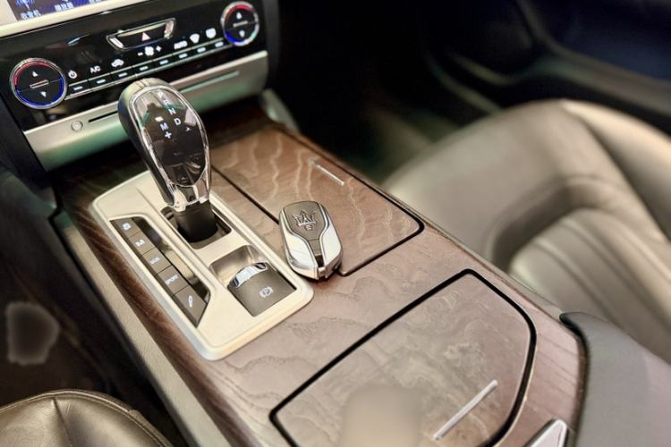 Used Maserati President 2015 3.0T Standard Model Interior 8