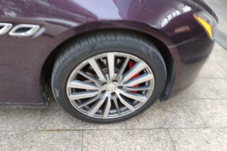 Used Maserati President 2015 3.0T Standard Model Right Front Wheel Hub