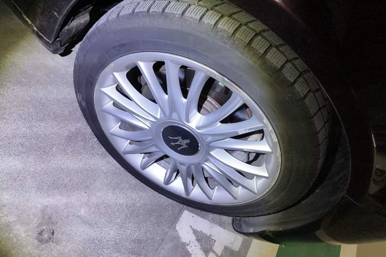 Used Maserati President 2015 3.0T Standard Model Right Front Wheel Hub