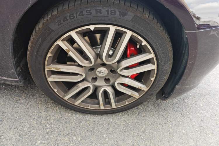 Used Maserati President 2015 Updated Version 3.0T S Q4 Right Front Wheel Hub