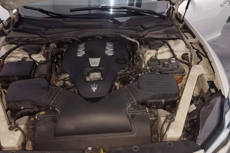 Used Maserati President 2015 3.0T Standard Model Engine Bay Left