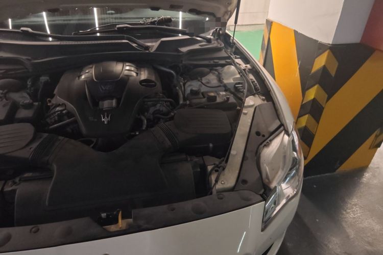 Used Maserati President  Engine Bay Left