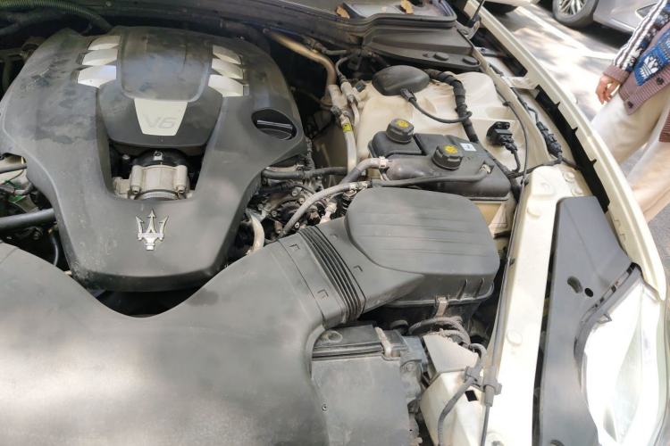 Used Maserati President 2015 3.0T Standard Model Engine Bay Left