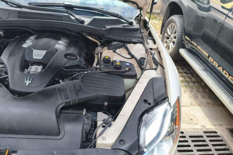 Used Maserati President 2015 3.0T Standard Model Engine Bay Left