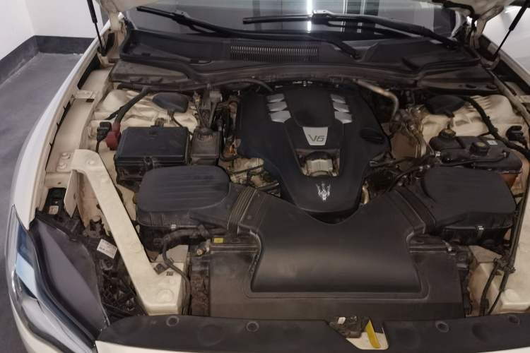 Used Maserati President 2015 3.0T Standard Model Engine Bay Right