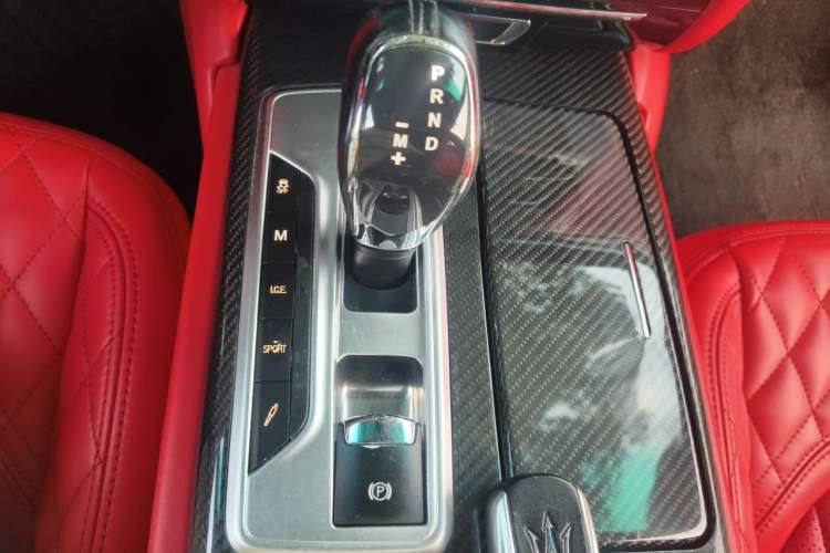 Used Maserati President 2015 3.0T S Q4 Gear Lever