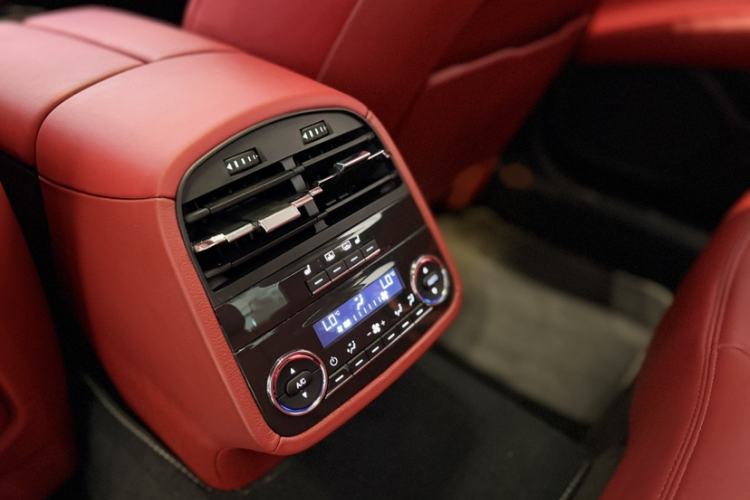 Used Maserati President 2015 3.0T Standard Model Interior 1