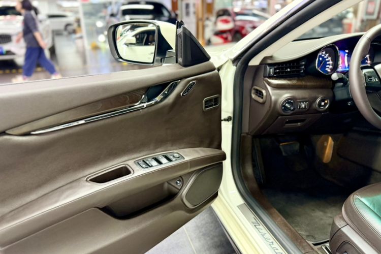 Used Maserati President 2015 3.0T Standard Model Interior 1