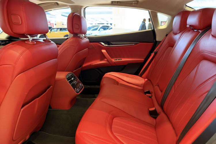 Used Maserati President 2015 3.0T Standard Model Interior 11